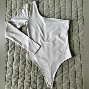 Babaton One Shoulder Long Sleeve Cream Bodysuit - Medium